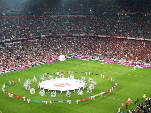 FC Bayern München vs VfL Wolfsburg FC Bayern München vs VfL Wolfsburg